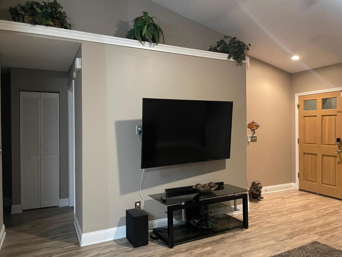 Cozy 3 Bedroom Home Close To Everything In Tampa! Экстерьер фото