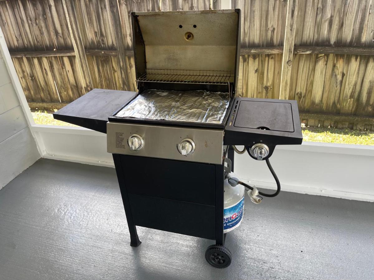 Cozy 3 Bedroom Home Close To Everything In Tampa! Экстерьер фото